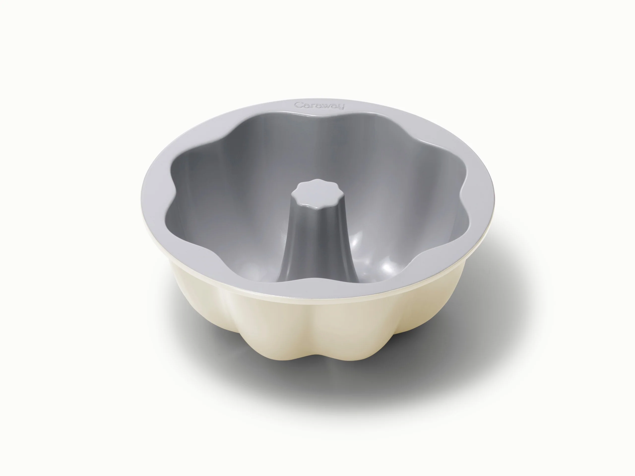 9.5 Inch Fluted Cake Pan with Non-Stick Shape