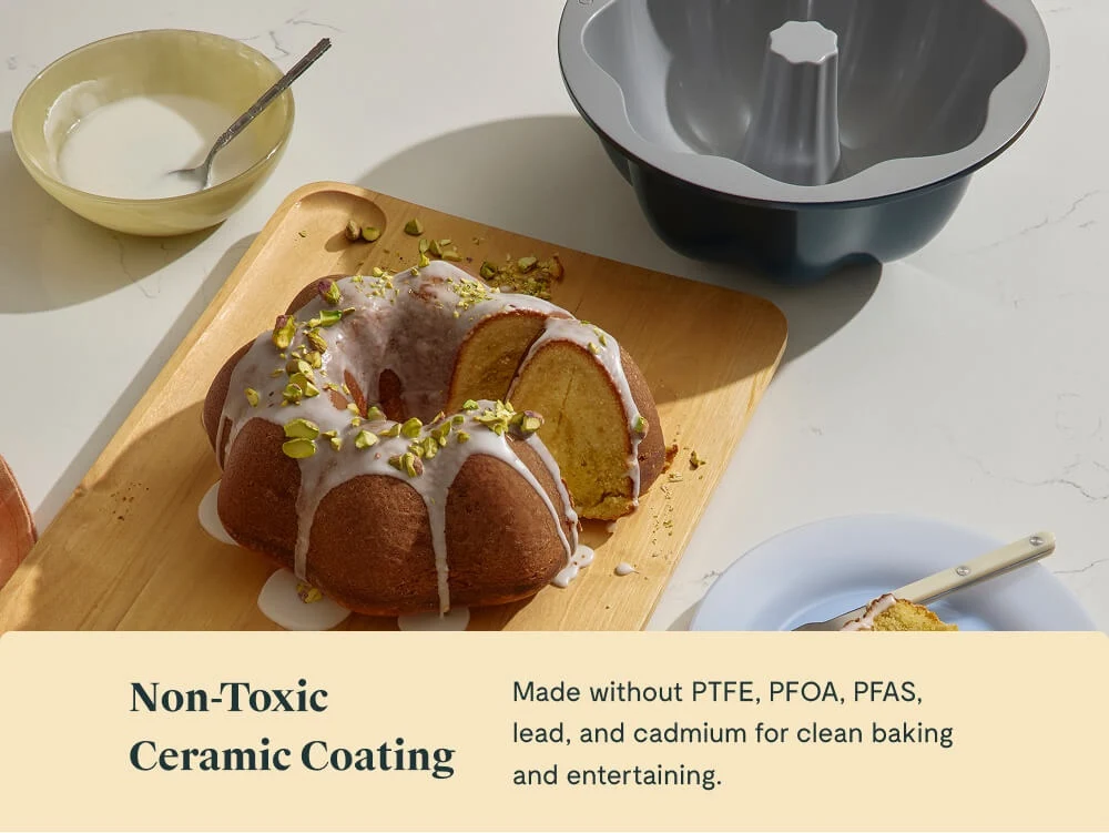 9.5 Inch Fluted Cake Pan with Non-Stick Shape